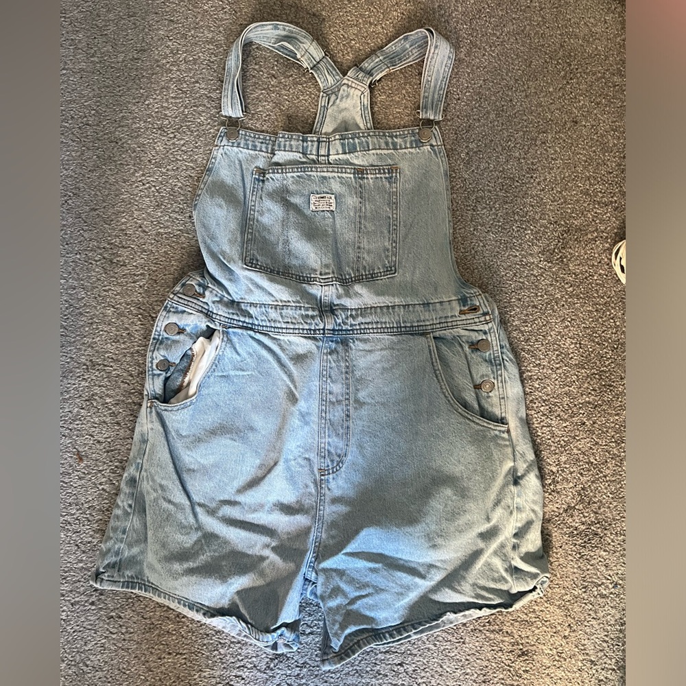 Levi’s Lightwash Overalls